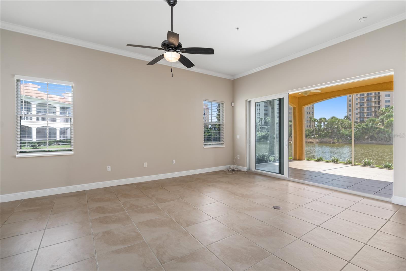30 CASA BELLA CIR #1001