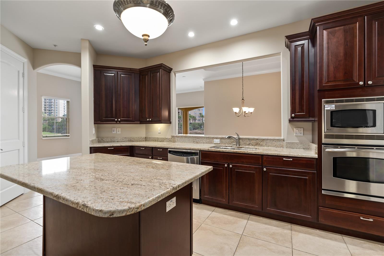 30 CASA BELLA CIR #1001