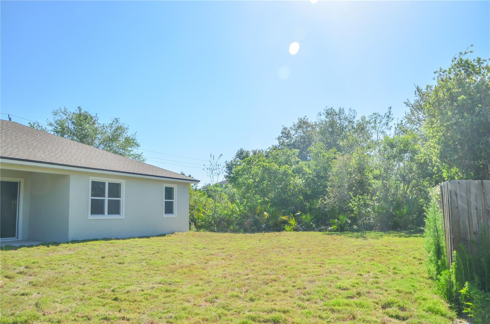 15 LONDON DR