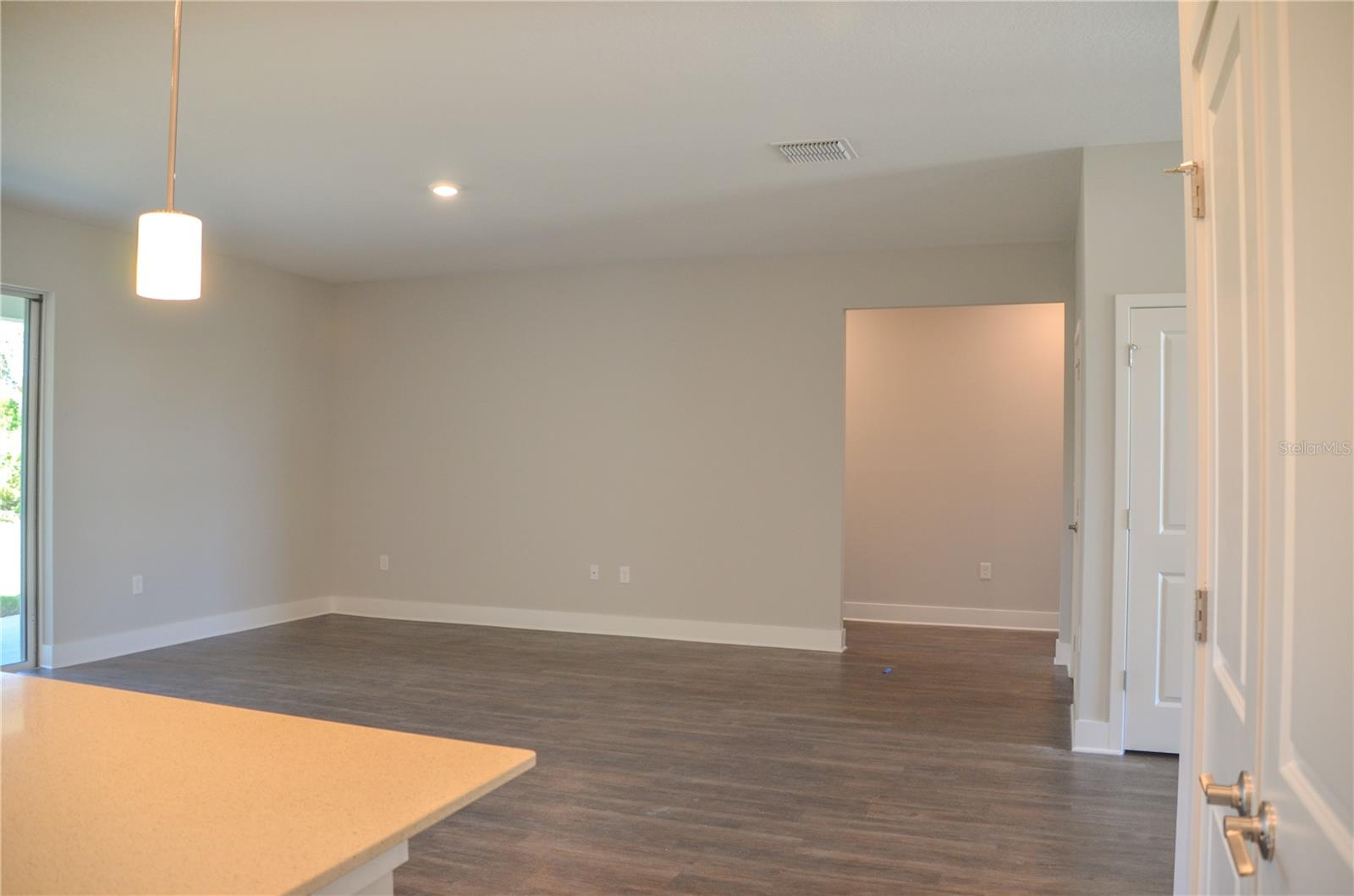 15 LONDON DR