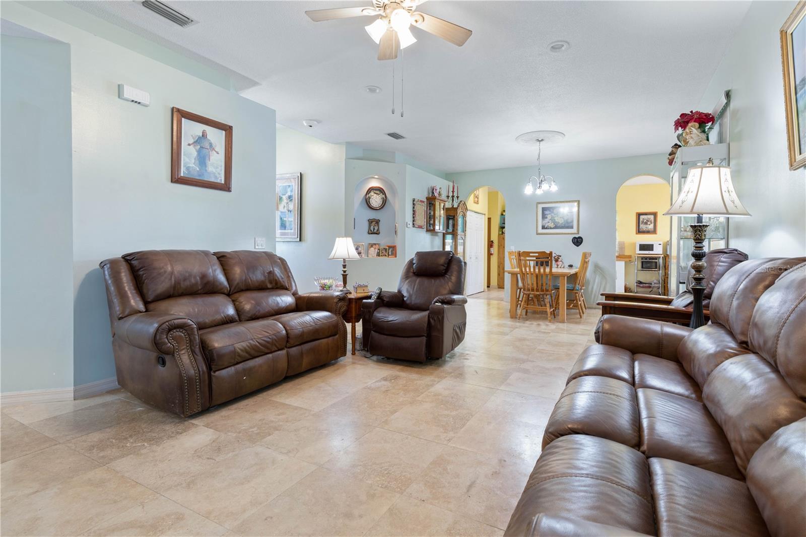 41 WALKER DR