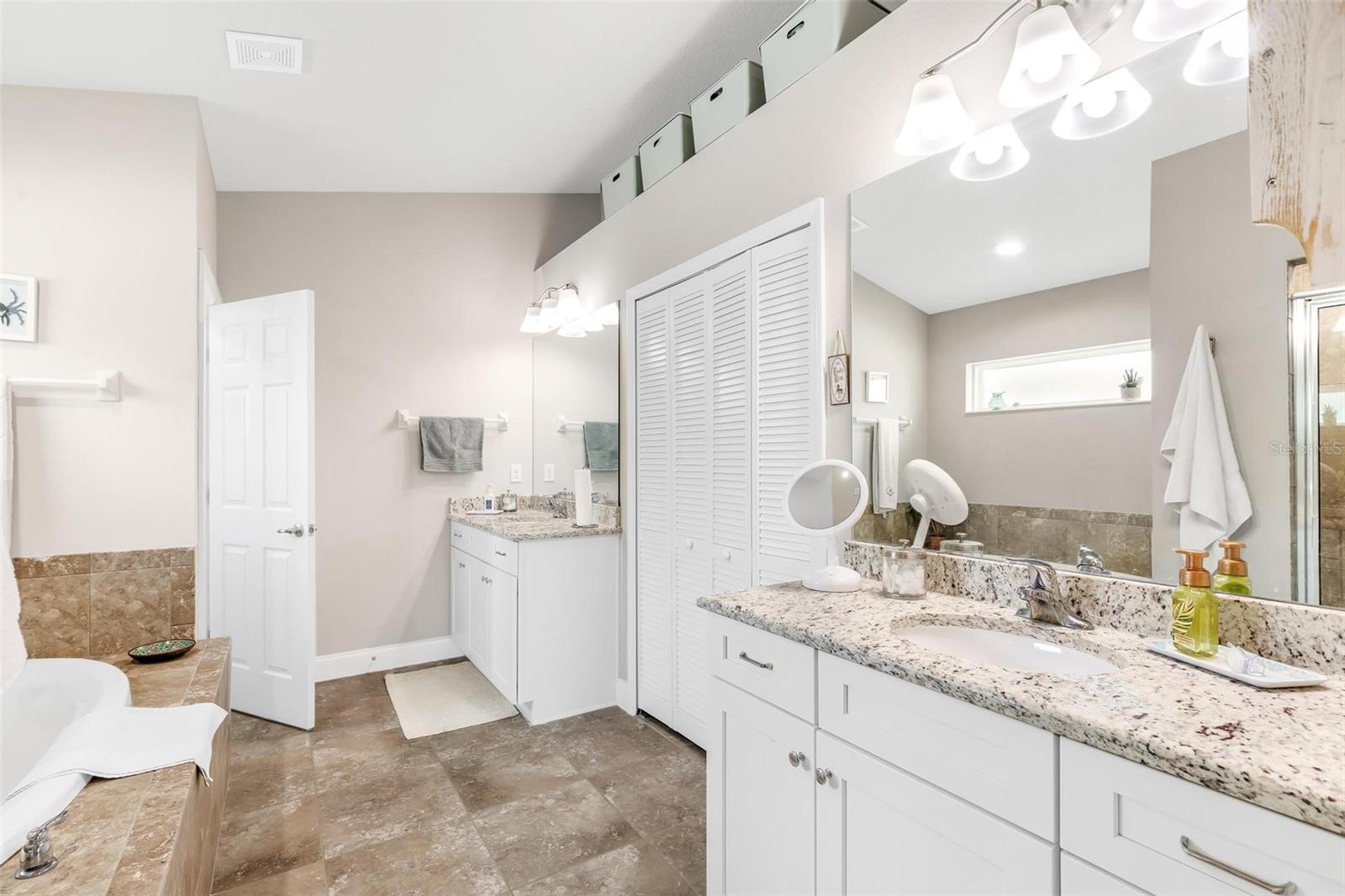3 FAIRMONT LN