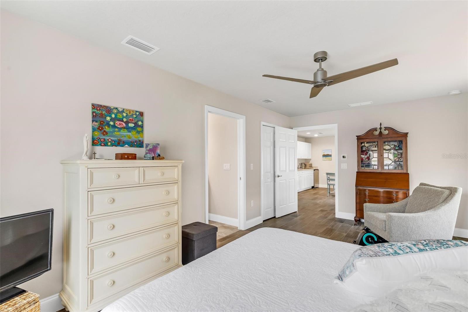 3 FAIRMONT LN