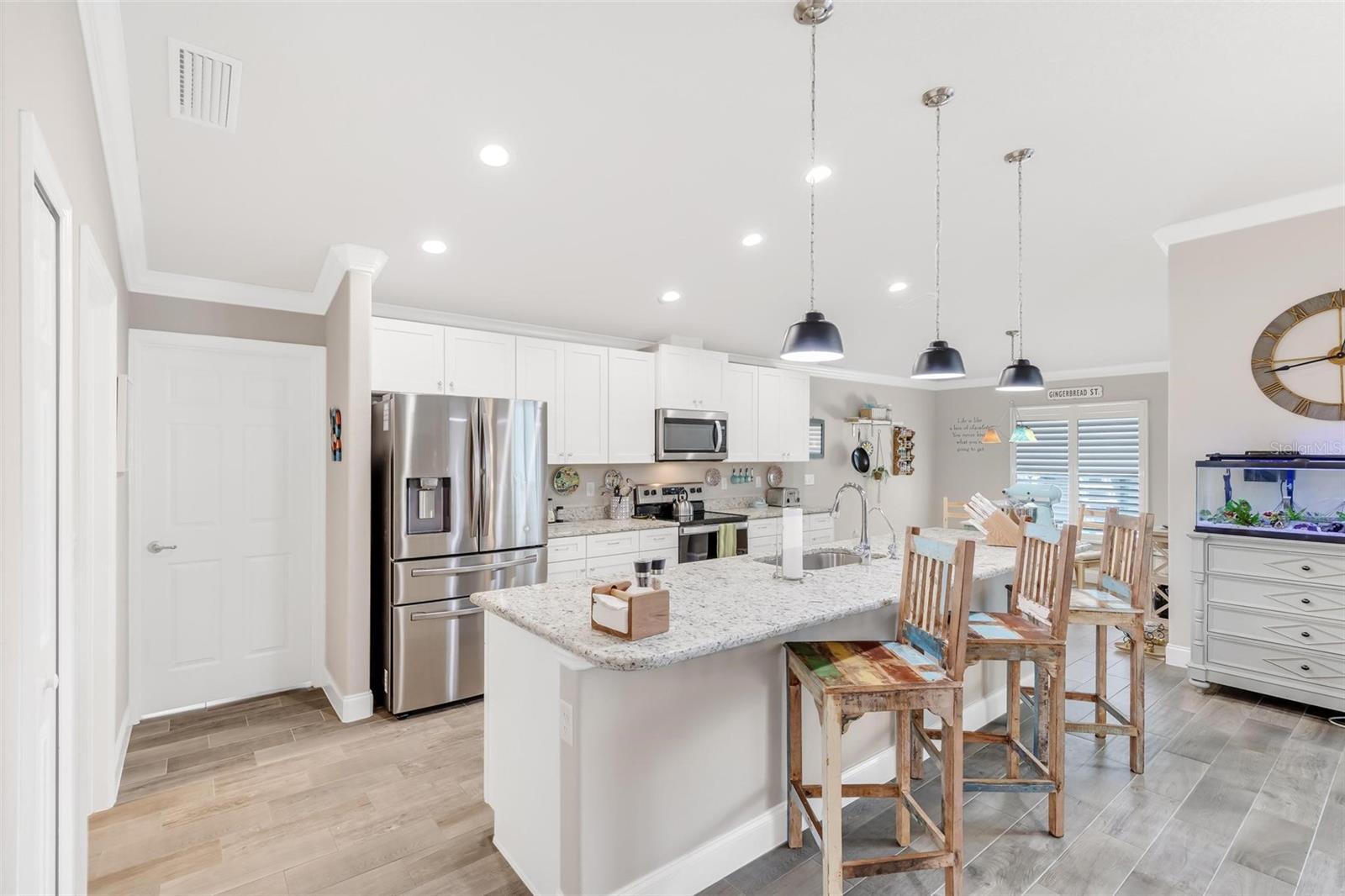 3 FAIRMONT LN