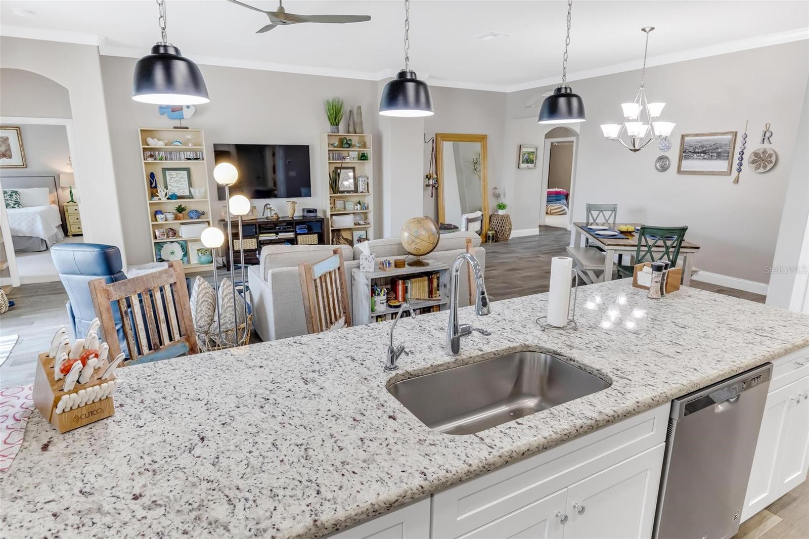 3 FAIRMONT LN