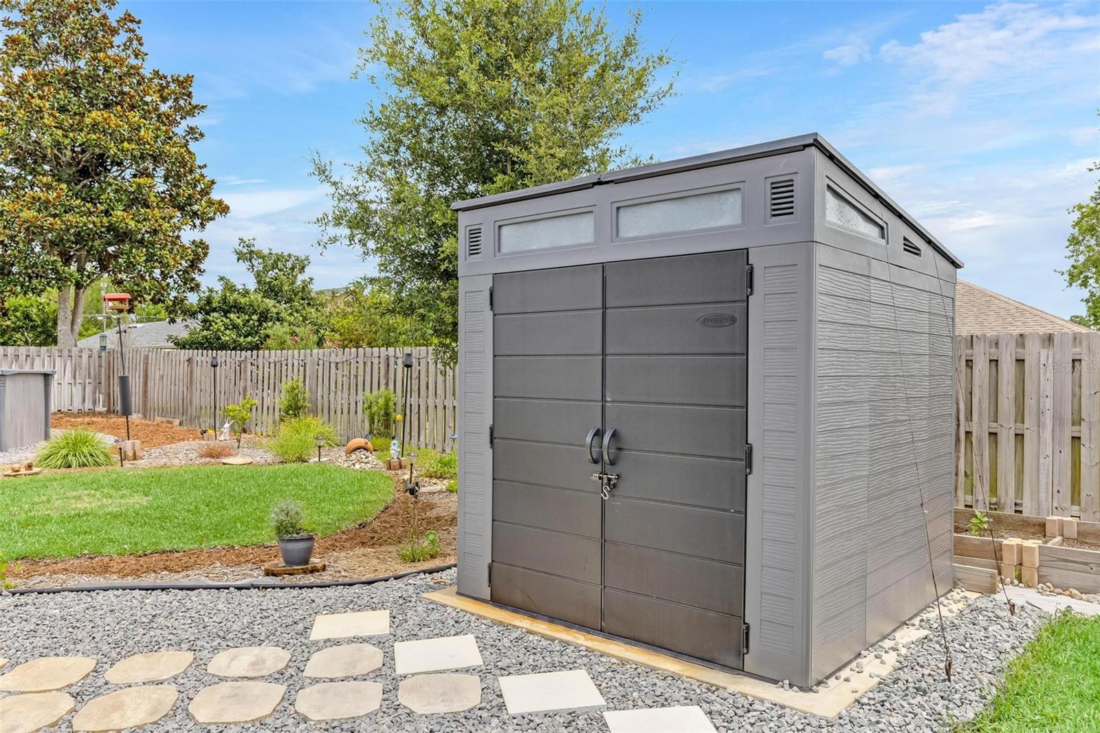 3 FAIRMONT LN