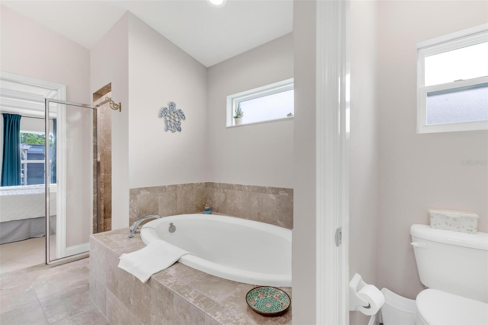 3 FAIRMONT LN