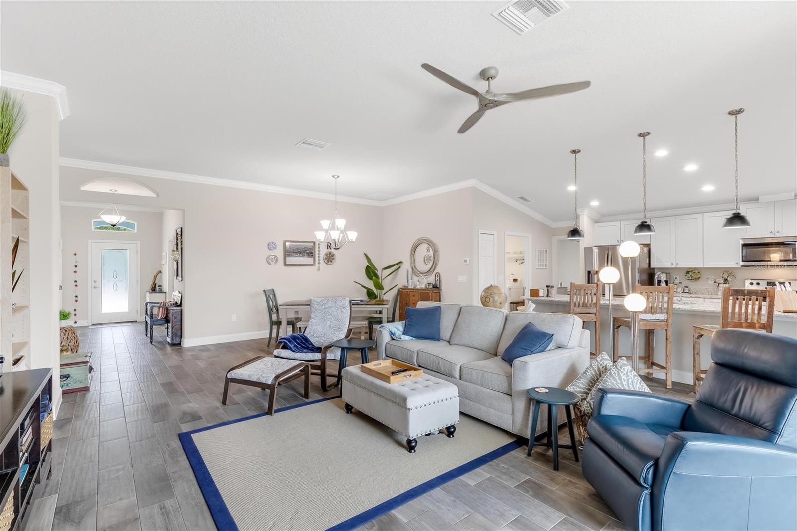 3 FAIRMONT LN