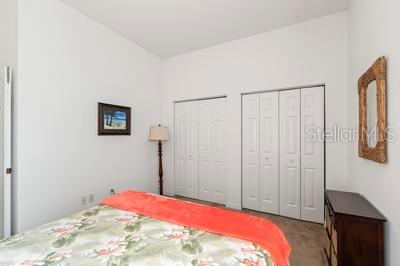 15 LAKESIDE PL E