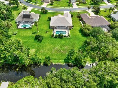 15 LAKESIDE PL E