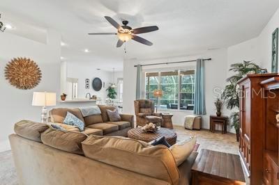15 LAKESIDE PL E