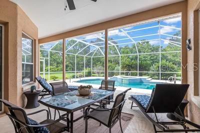 15 LAKESIDE PL E