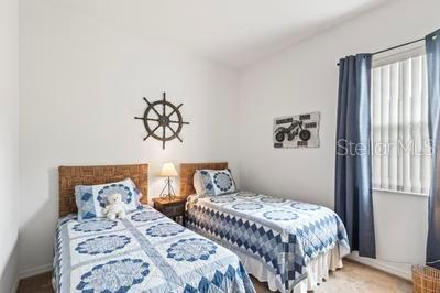 15 LAKESIDE PL E