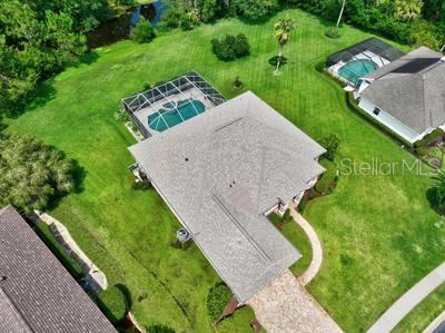 15 LAKESIDE PL E