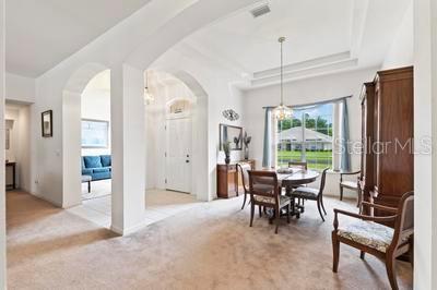 15 LAKESIDE PL E