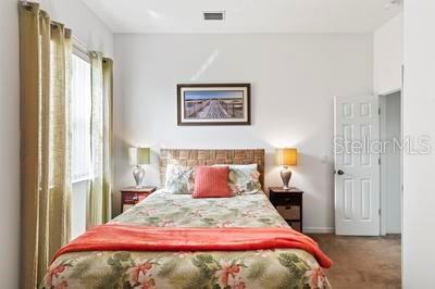 15 LAKESIDE PL E