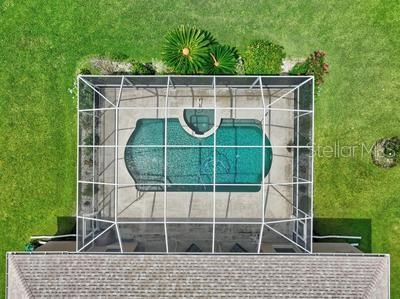 15 LAKESIDE PL E