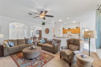 15 LAKESIDE PL E