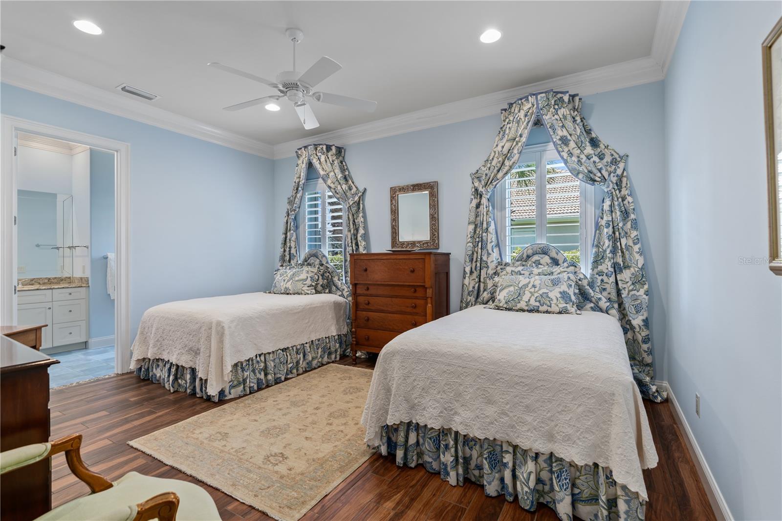 25 SAN GABRIEL LN
