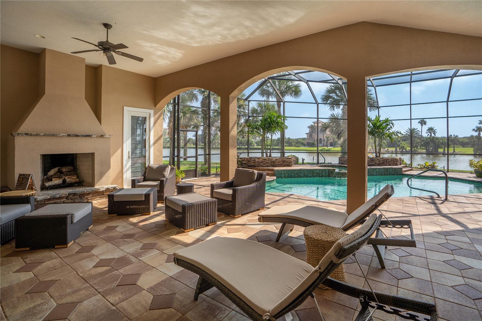25 SAN GABRIEL LN