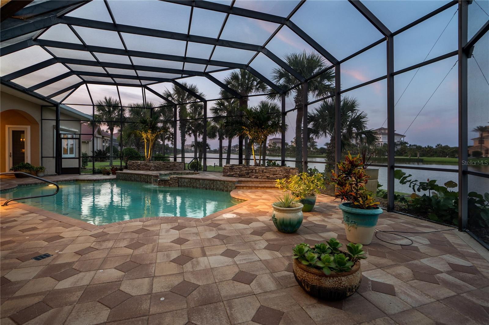 25 SAN GABRIEL LN