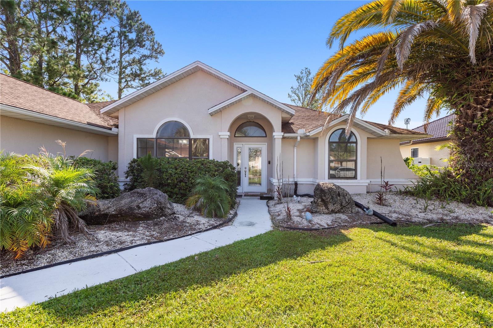 11 FALLON LN