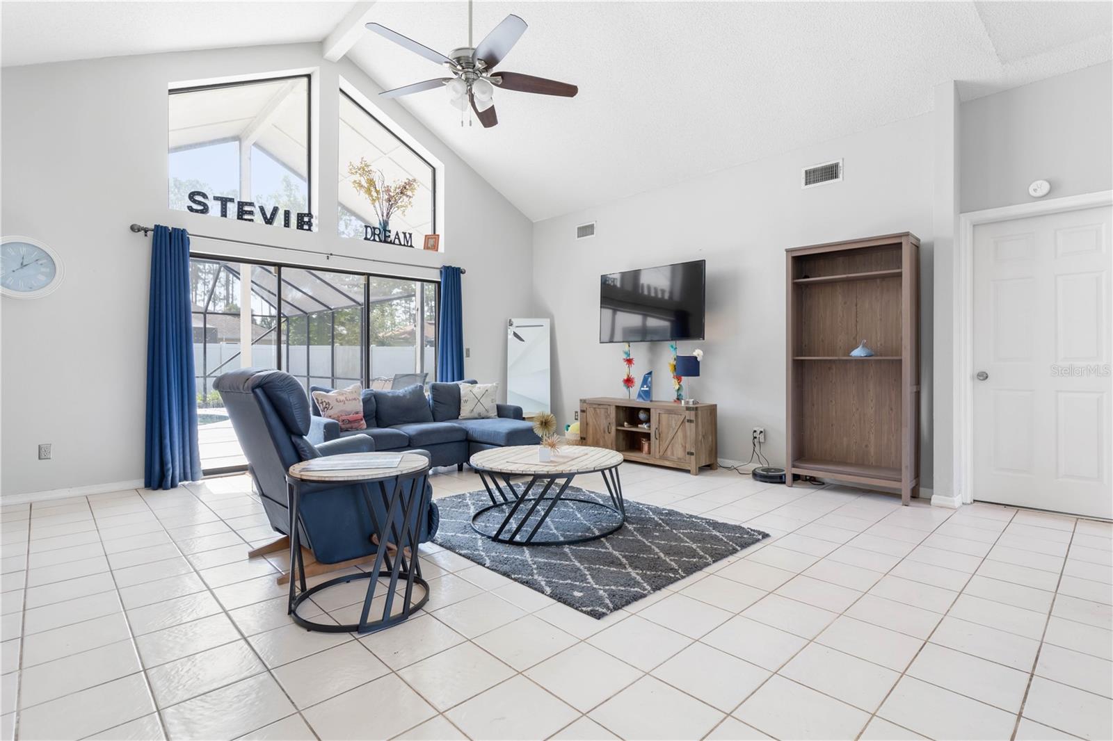 11 FALLON LN
