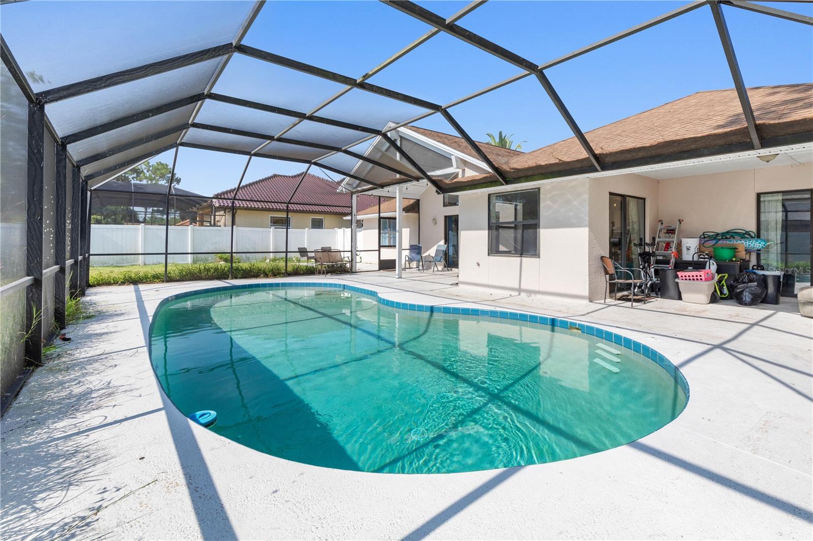 11 FALLON LN