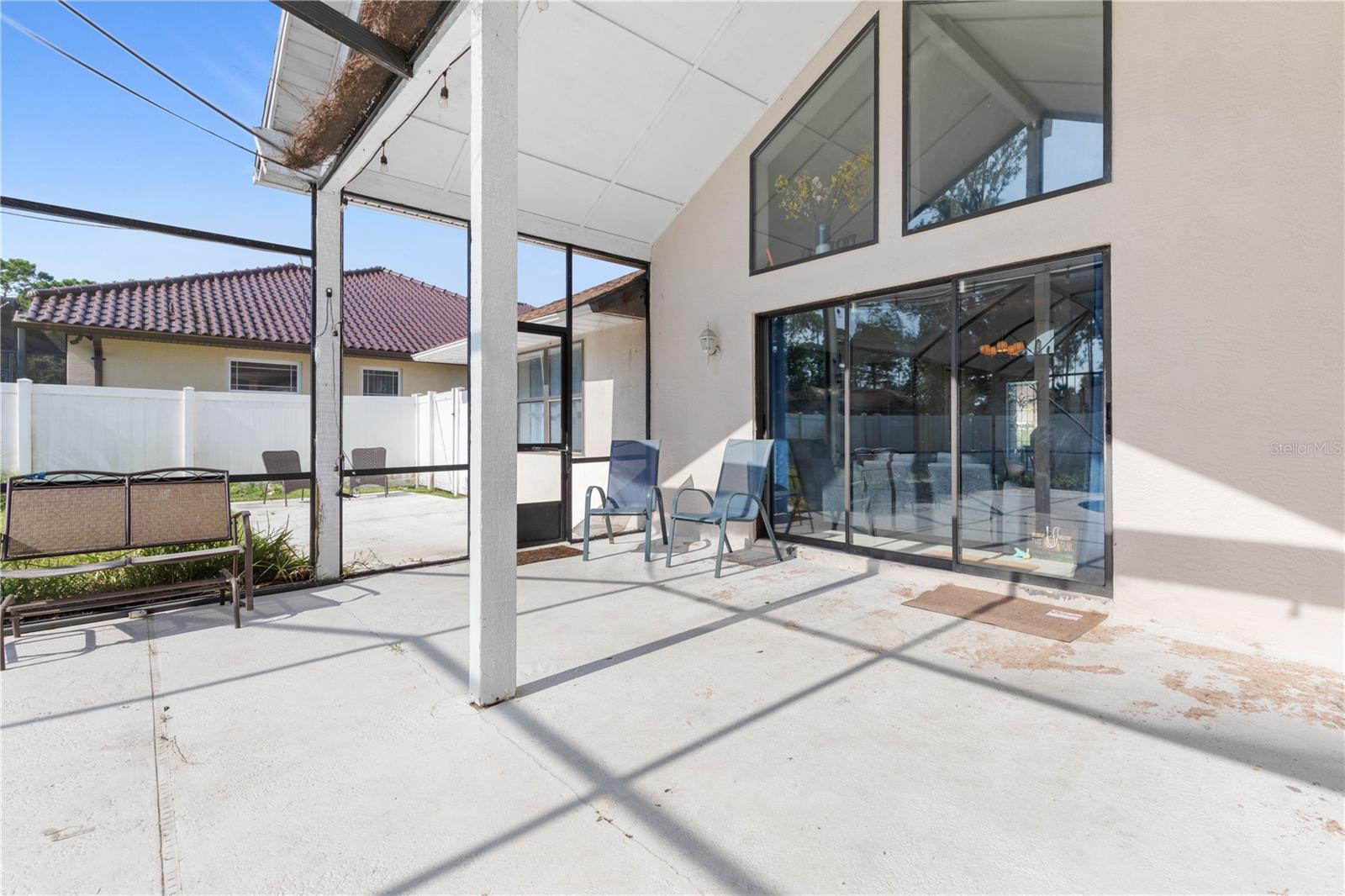 11 FALLON LN