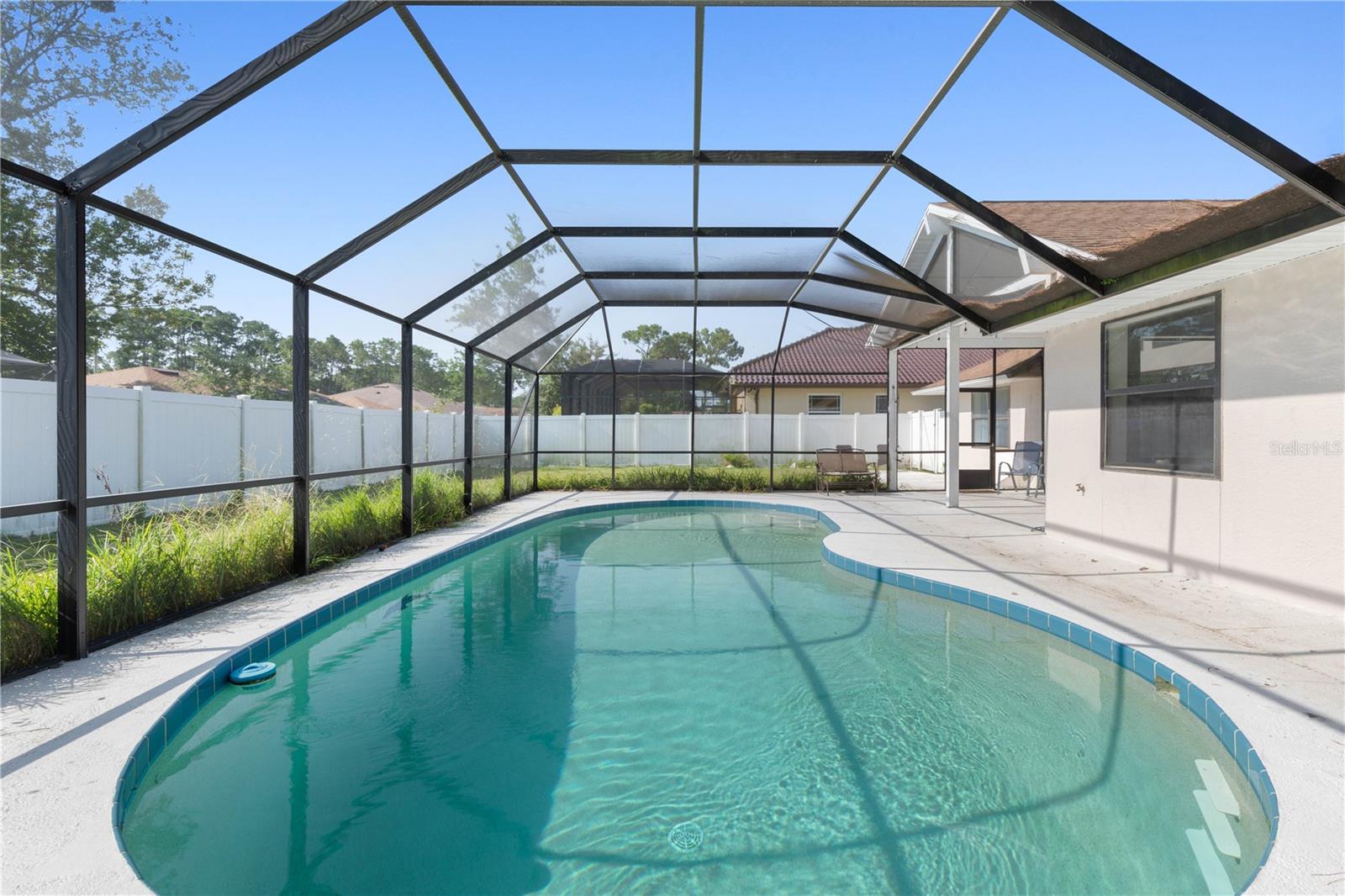 11 FALLON LN