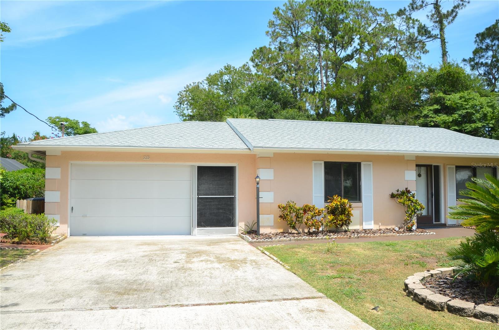 25 BELVEDERE LN