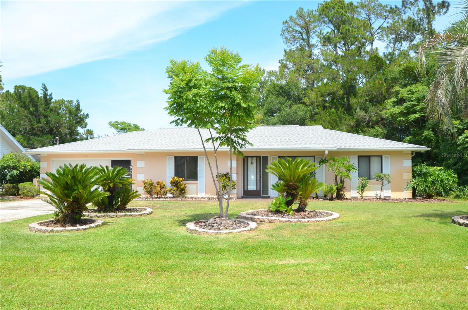 25 BELVEDERE LN