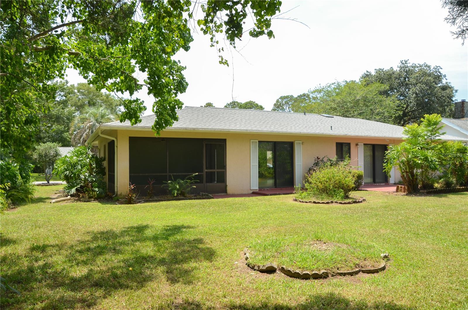 25 BELVEDERE LN