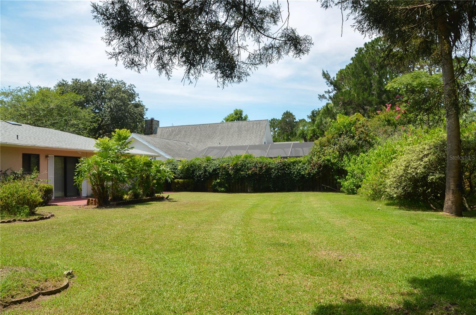 25 BELVEDERE LN