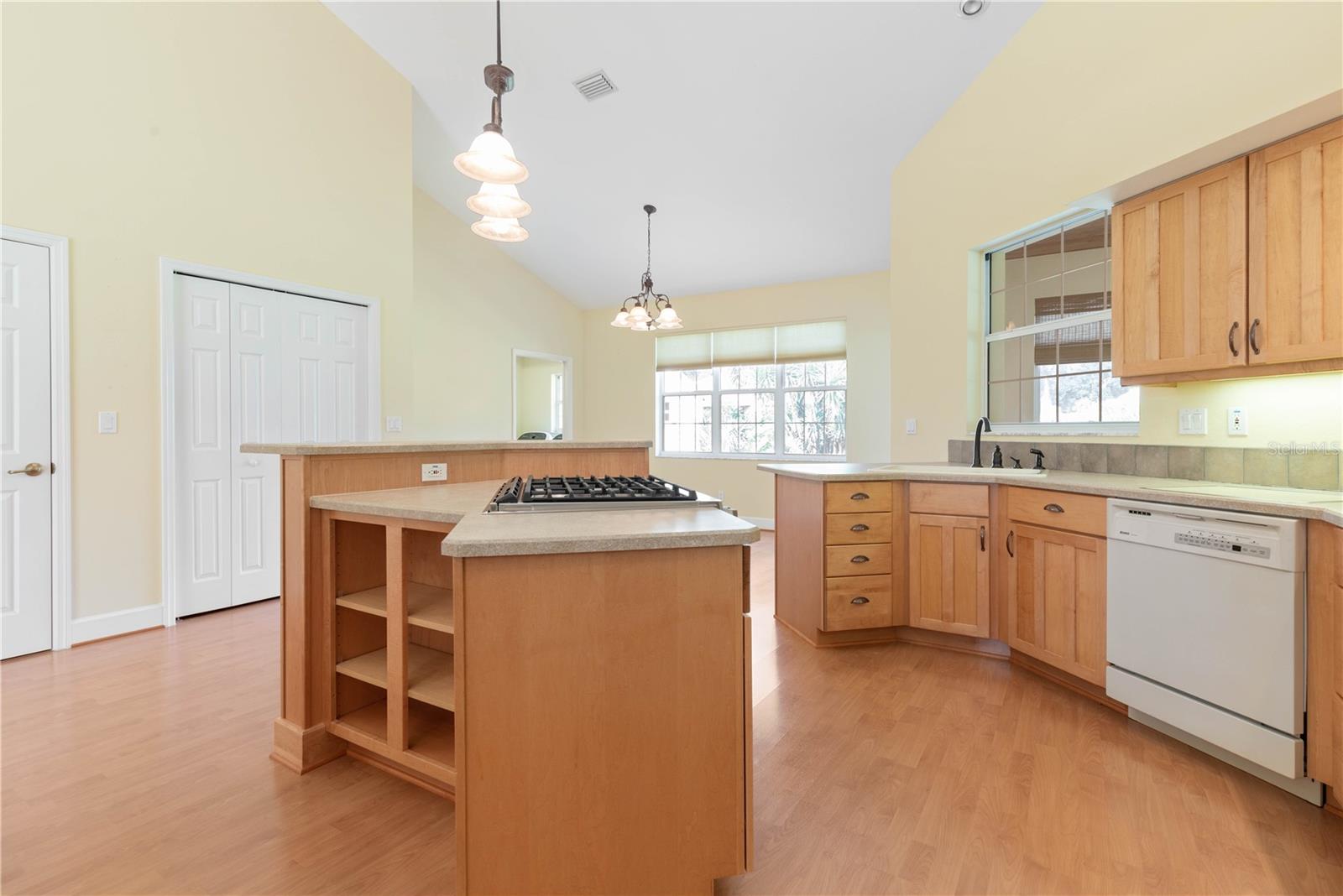 4004 ACOMA DR