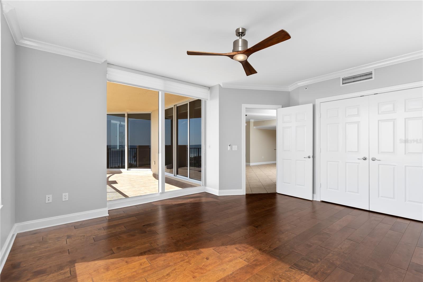 19 AVENUE DE LA MER #205