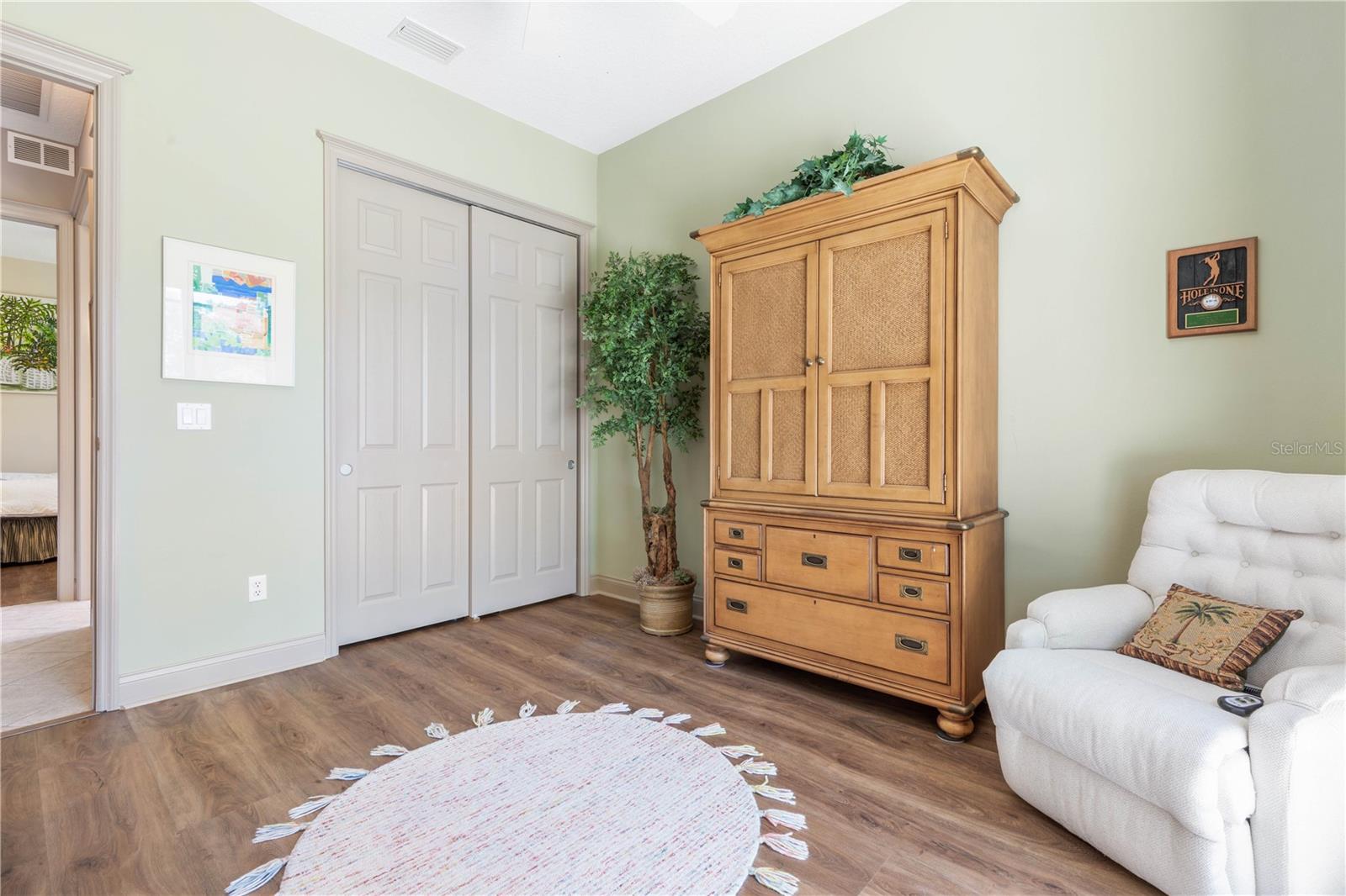 52 LAGARE ST