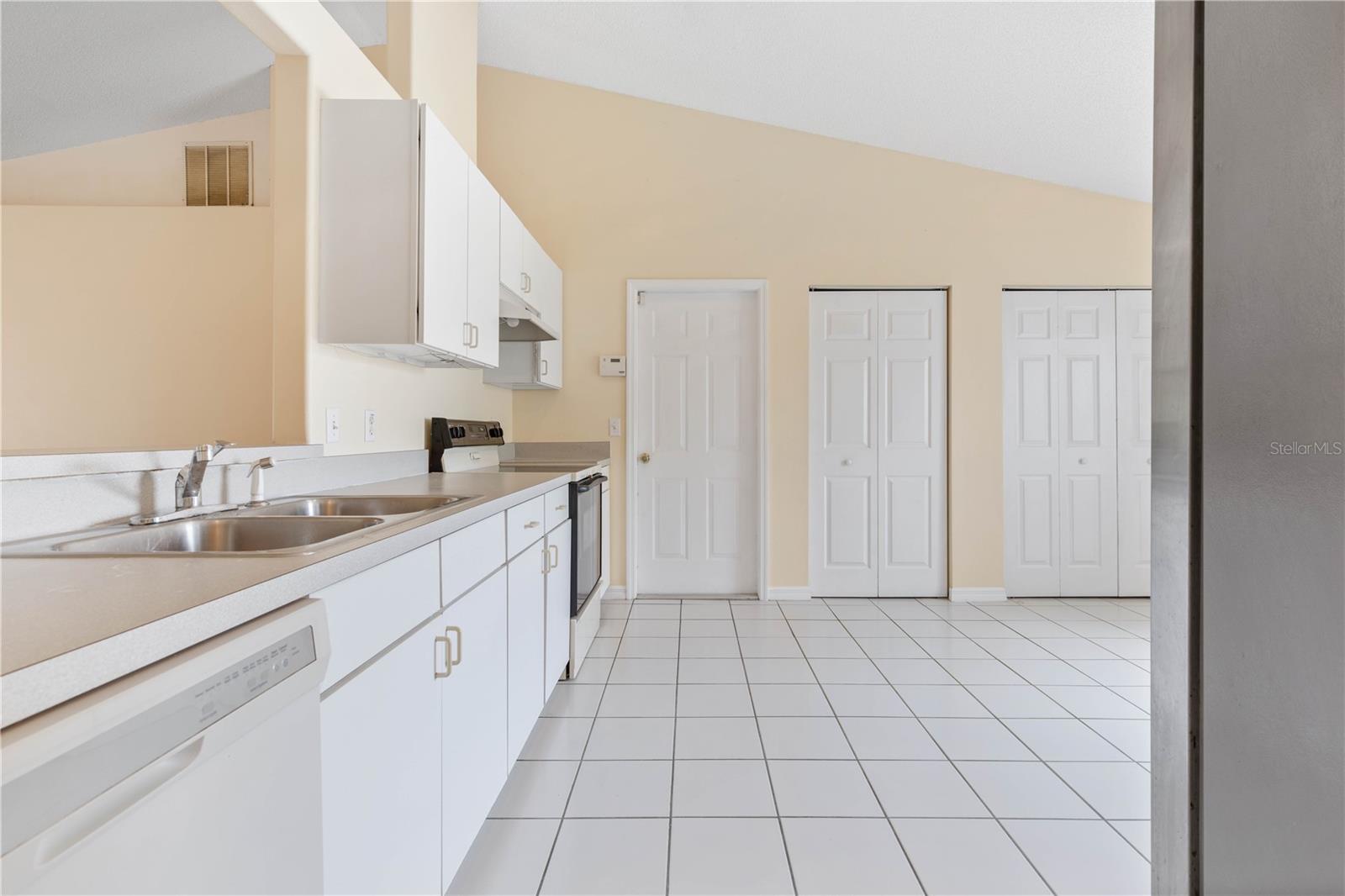 23 EMPIRE LN