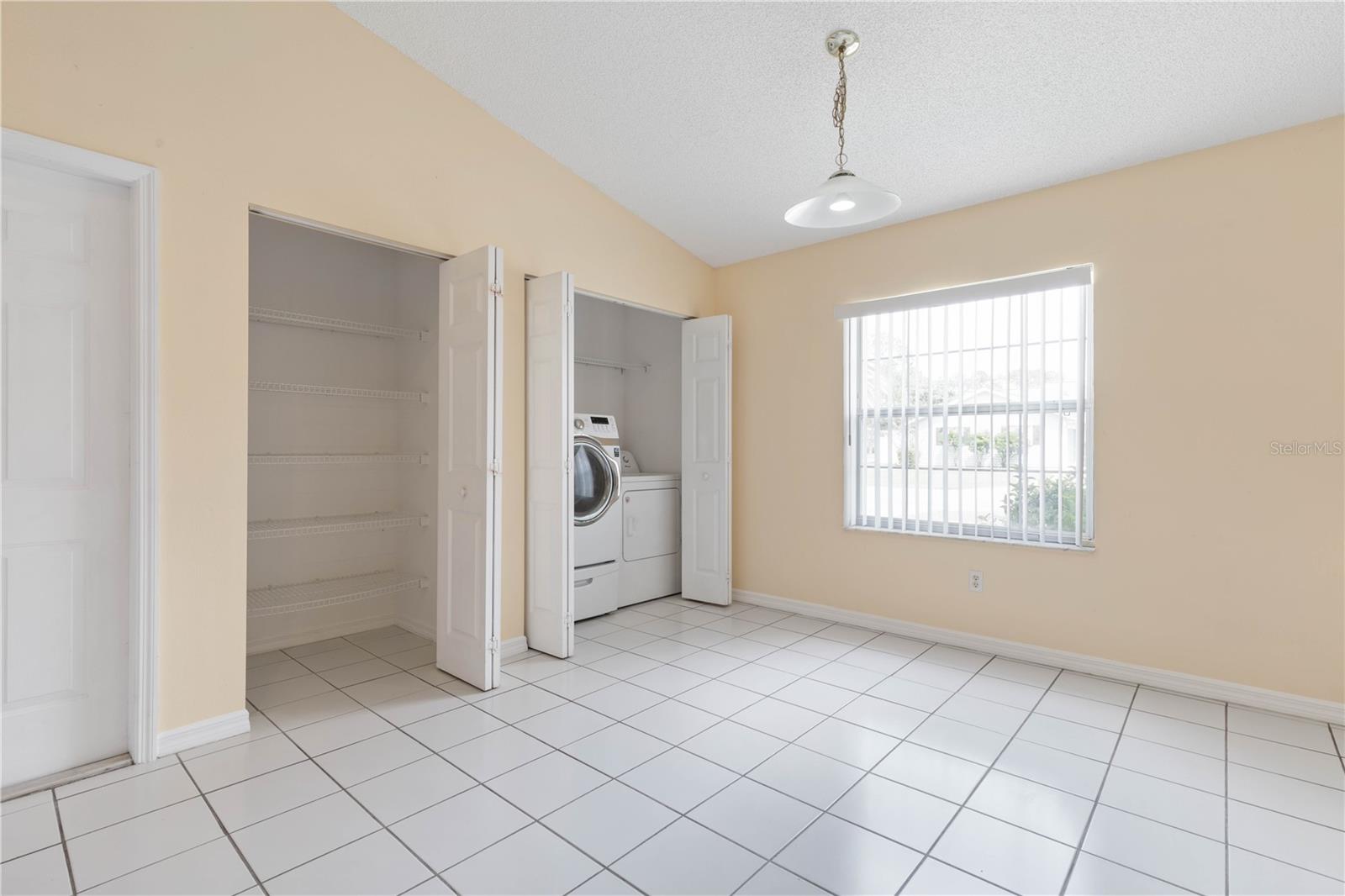23 EMPIRE LN