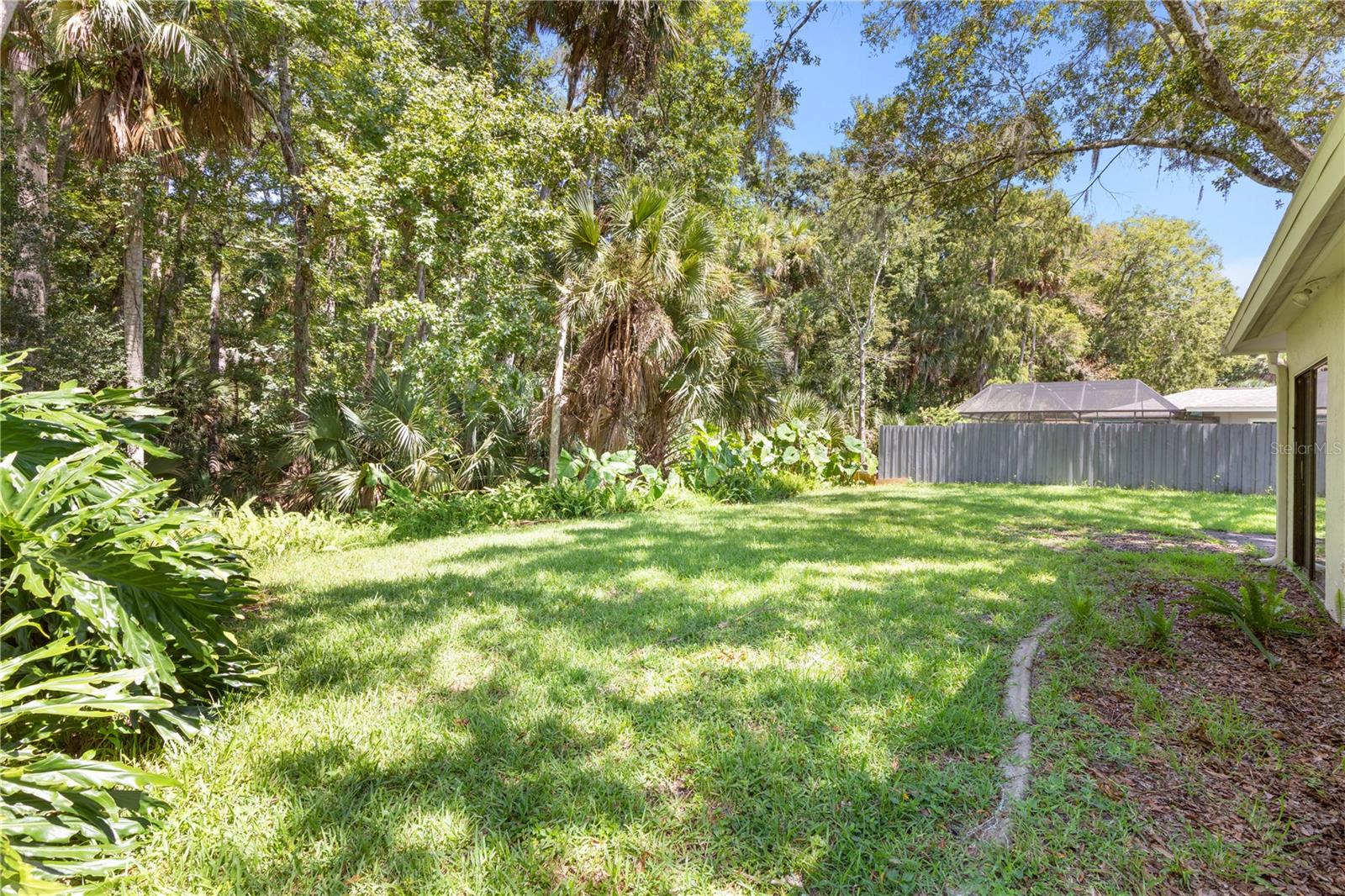 24 BLARE CASTLE DR