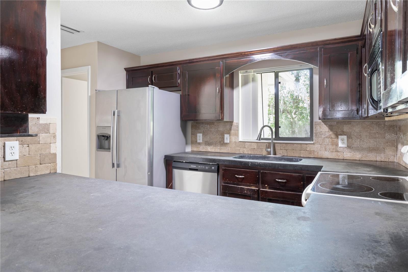 24 BLARE CASTLE DR