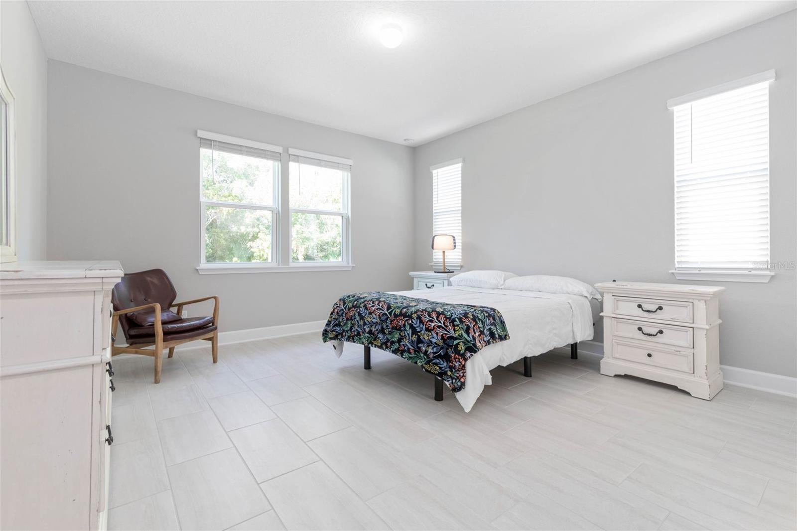 83 MOANA CT N