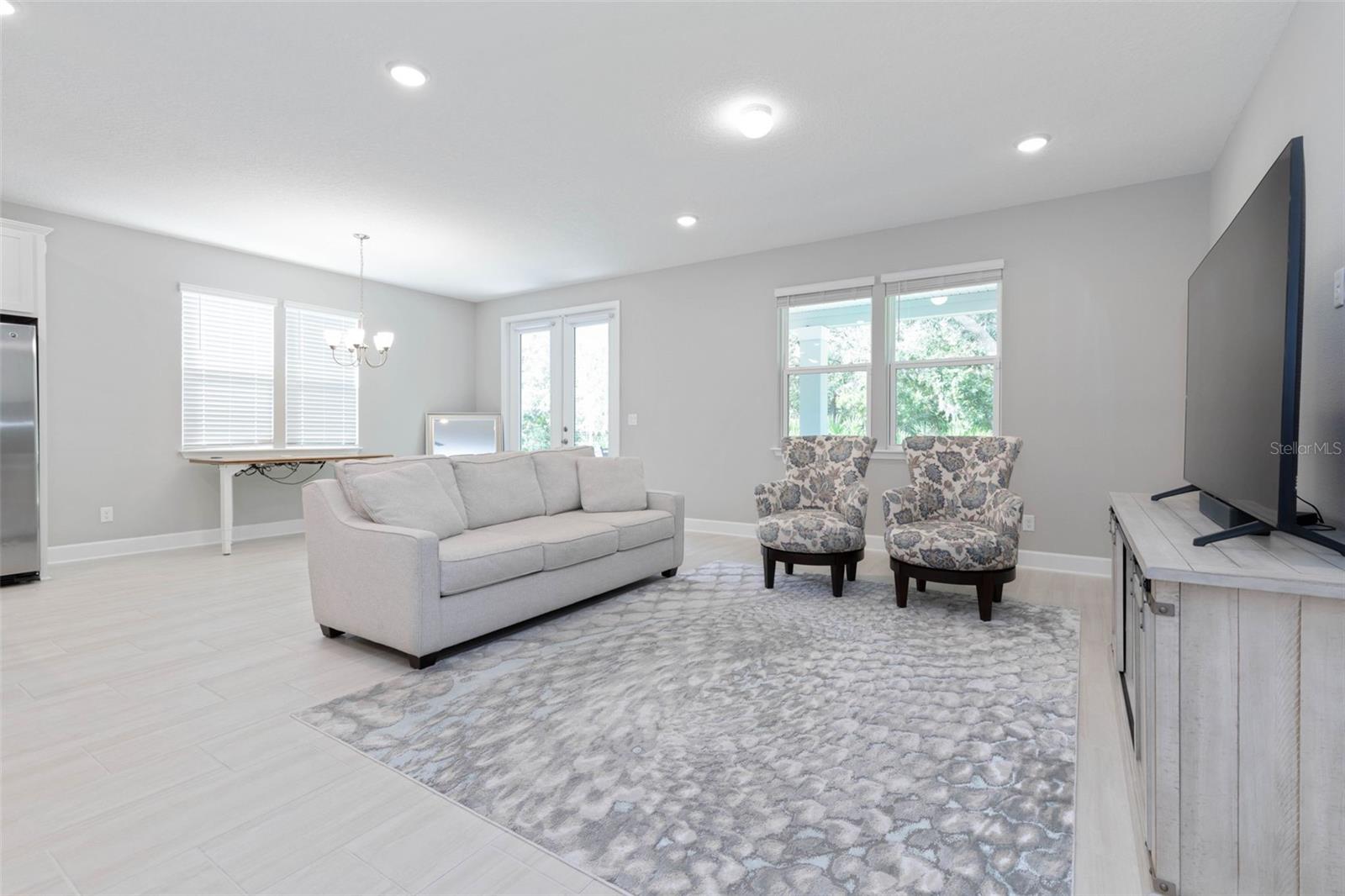 83 MOANA CT N