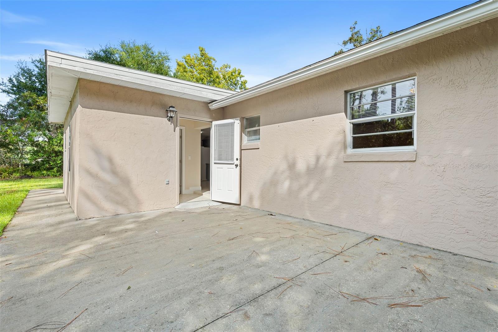 2 BEACHWAY DR