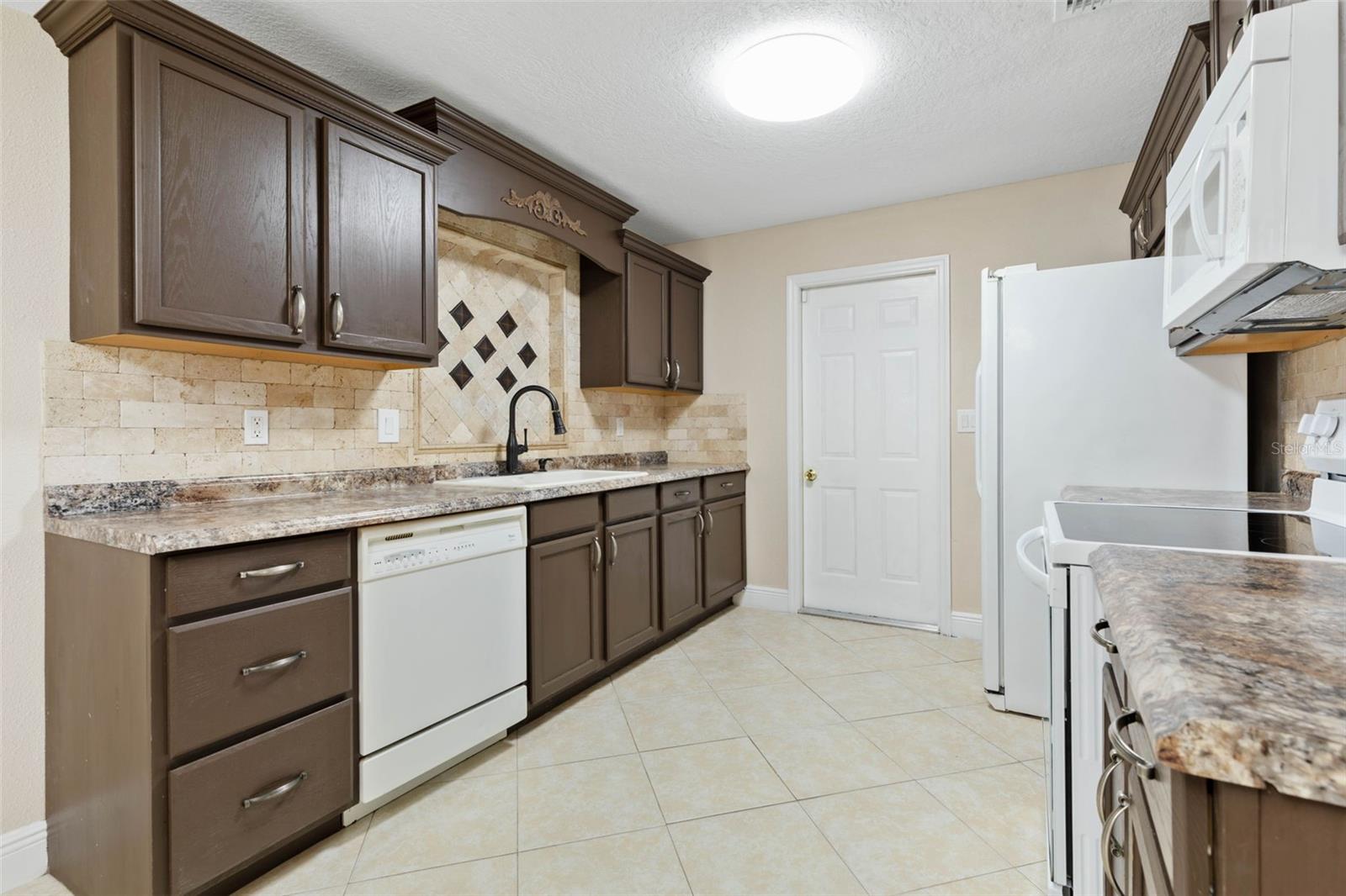 2 BEACHWAY DR