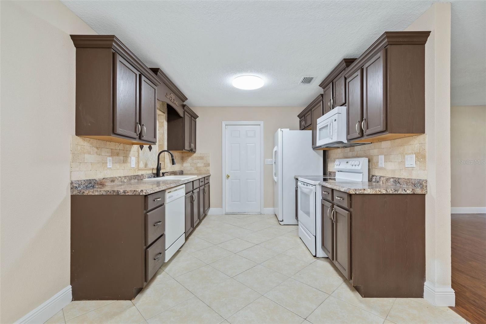 2 BEACHWAY DR