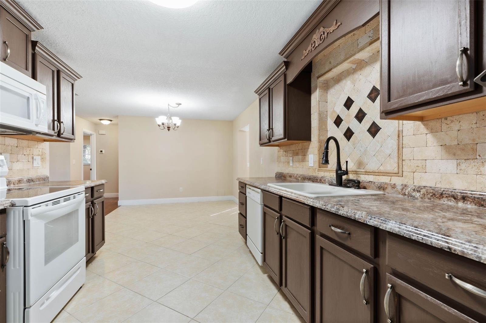 2 BEACHWAY DR