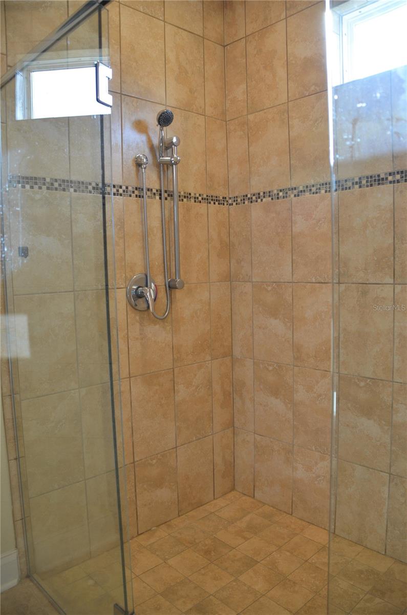 23 LEWISDALE LN