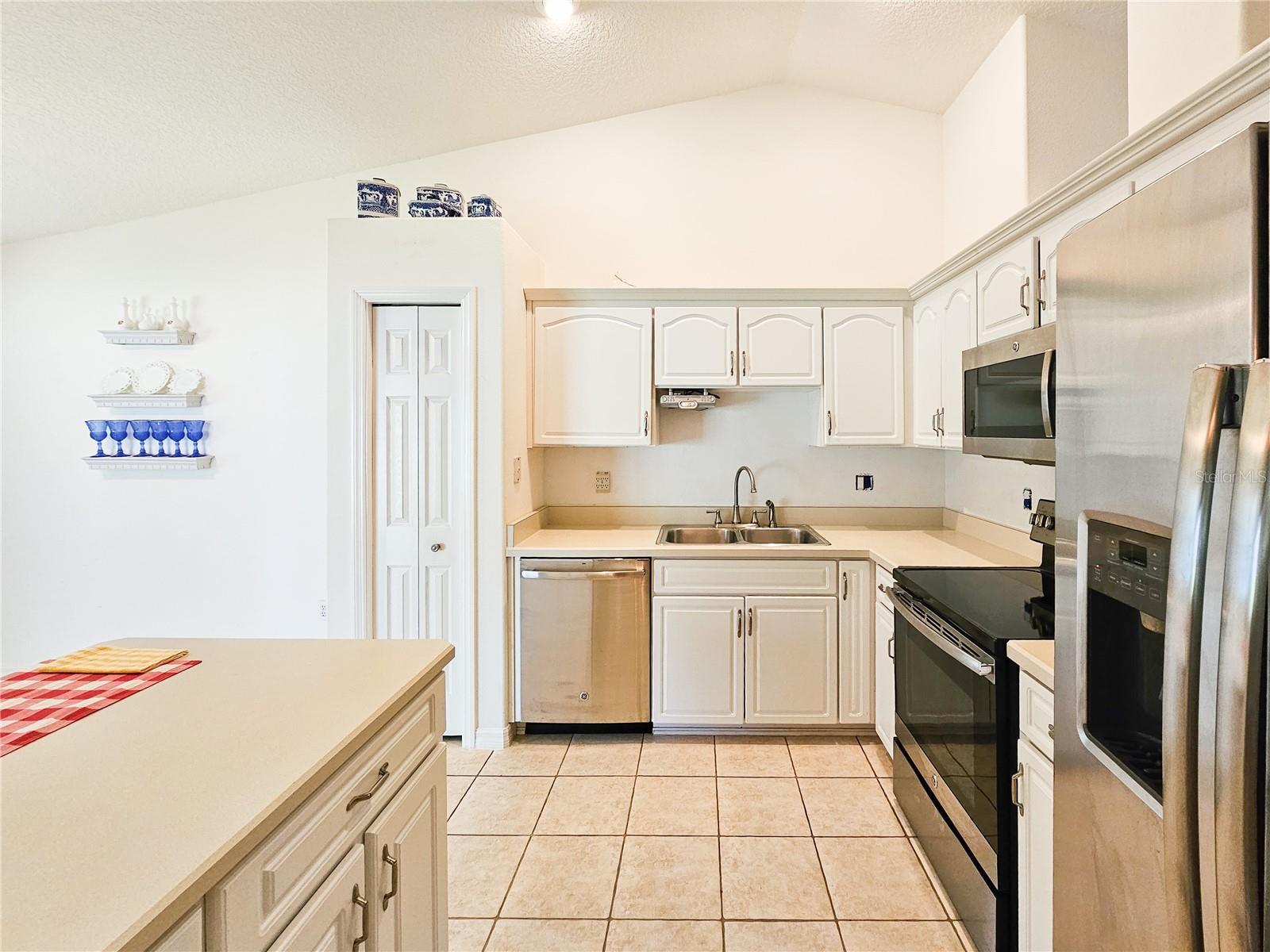 42 RED BARN DR