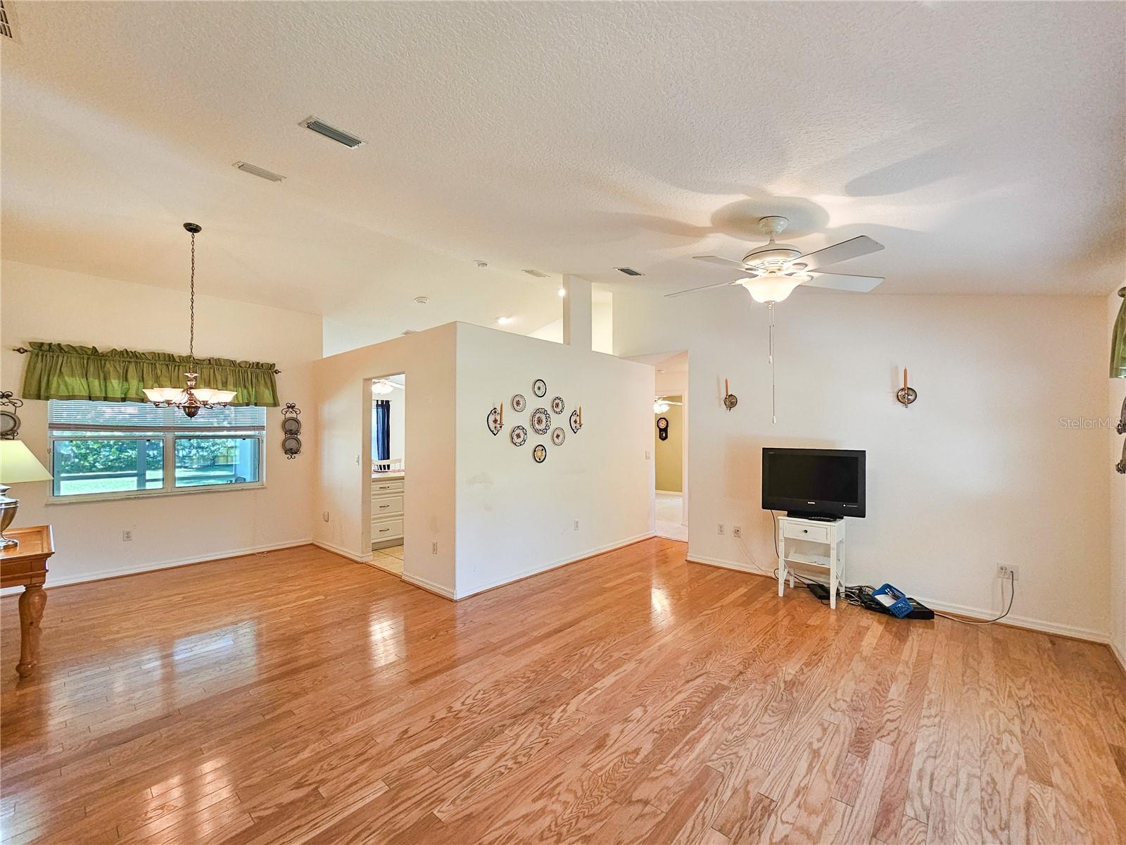 42 RED BARN DR